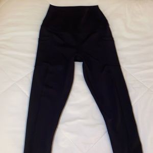 Black 90 degree reflex leggings with pockets
